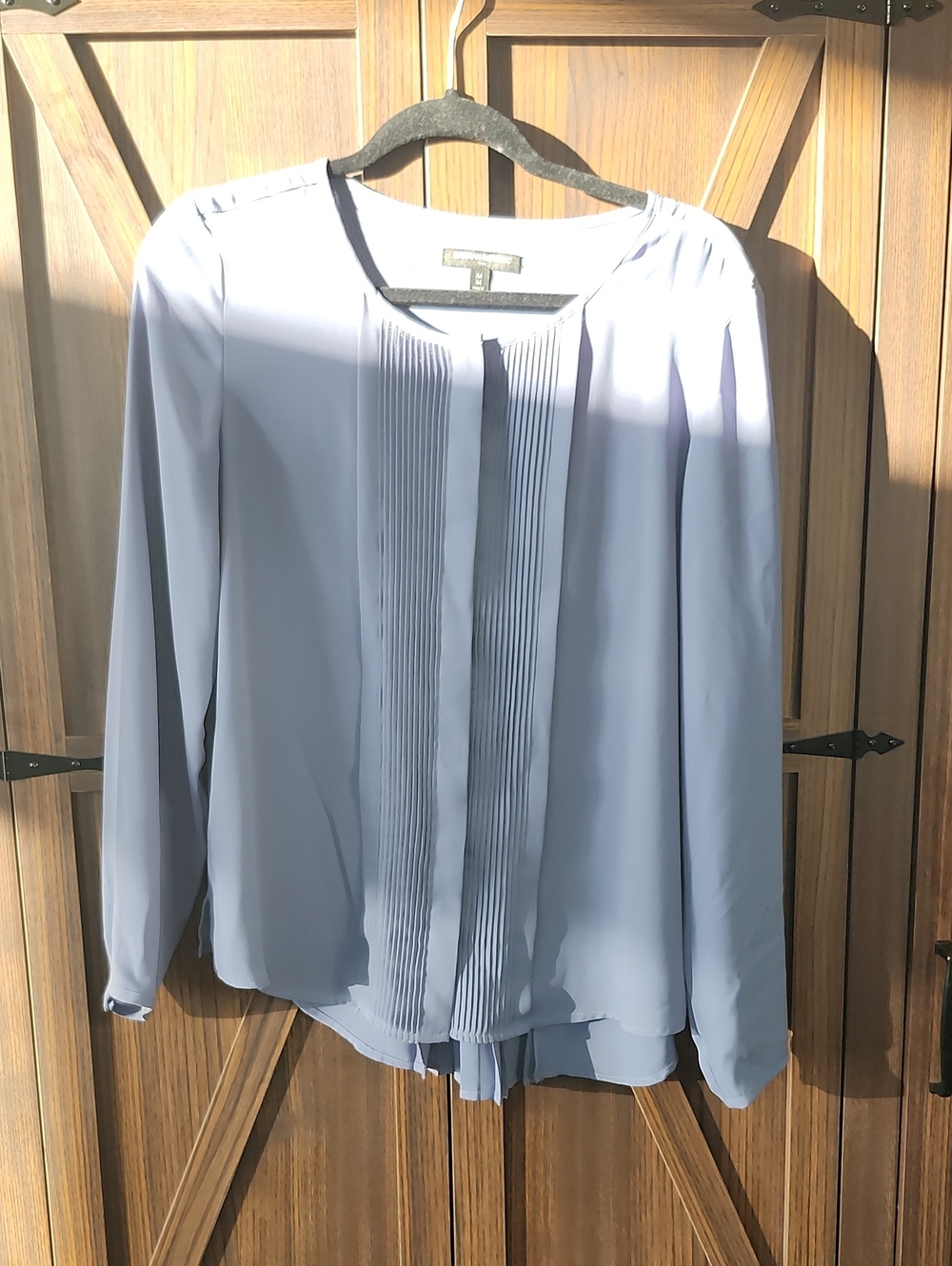 Banana Republic Light Blue Pintuck-Front Long Sleeve Blouse